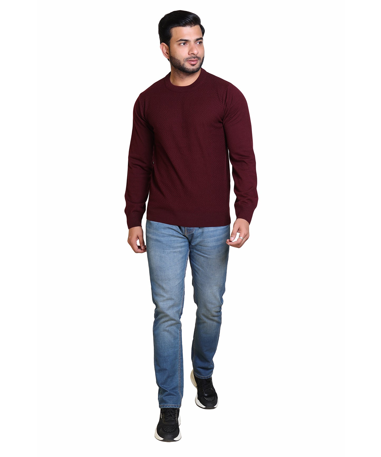 Men's Solid Round Neck Maroon Sweater